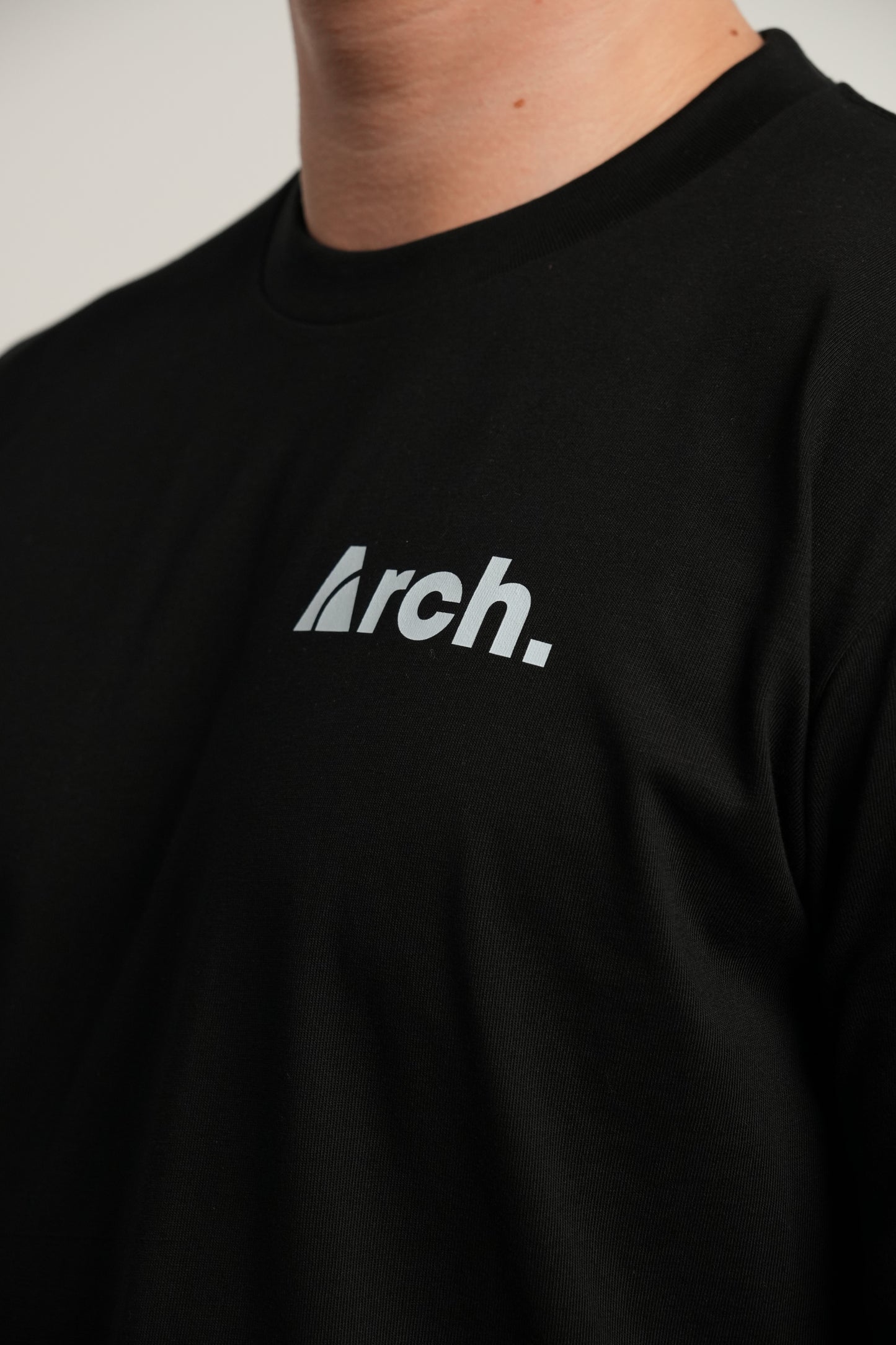 ESSENTIAL LOGO TEE - BLACK