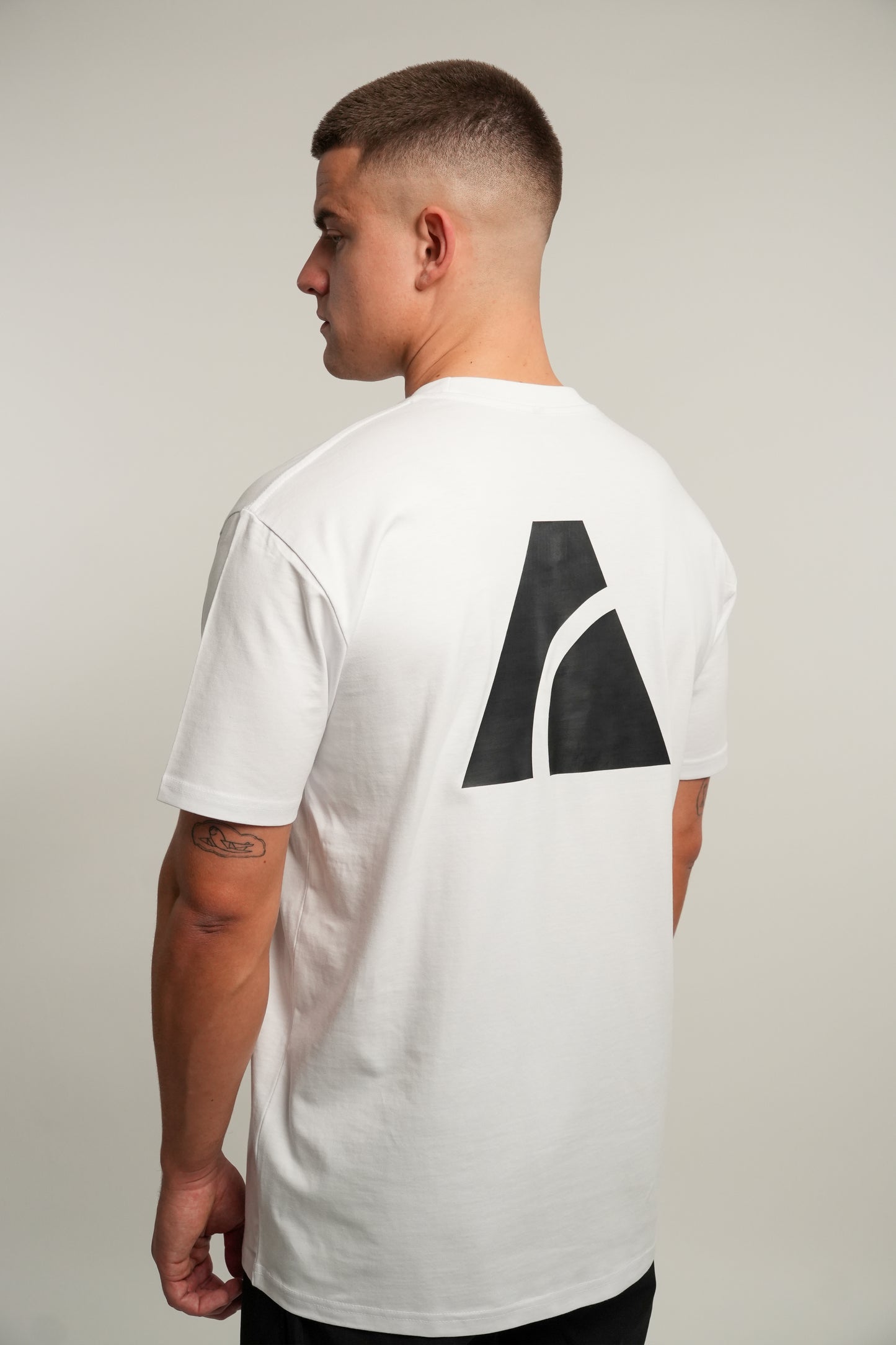 ARCH LIFESTYLE ESSENTAL LOGO TEE - WHITE
