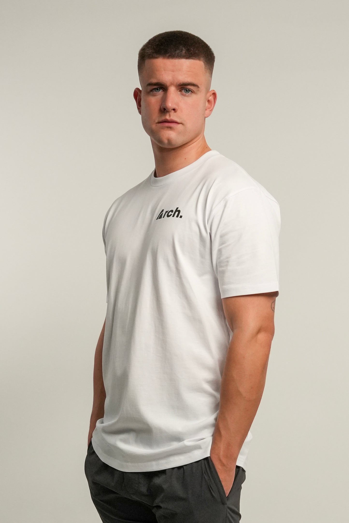 ARCH LIFESTYLE ESSENTAL LOGO TEE - WHITE