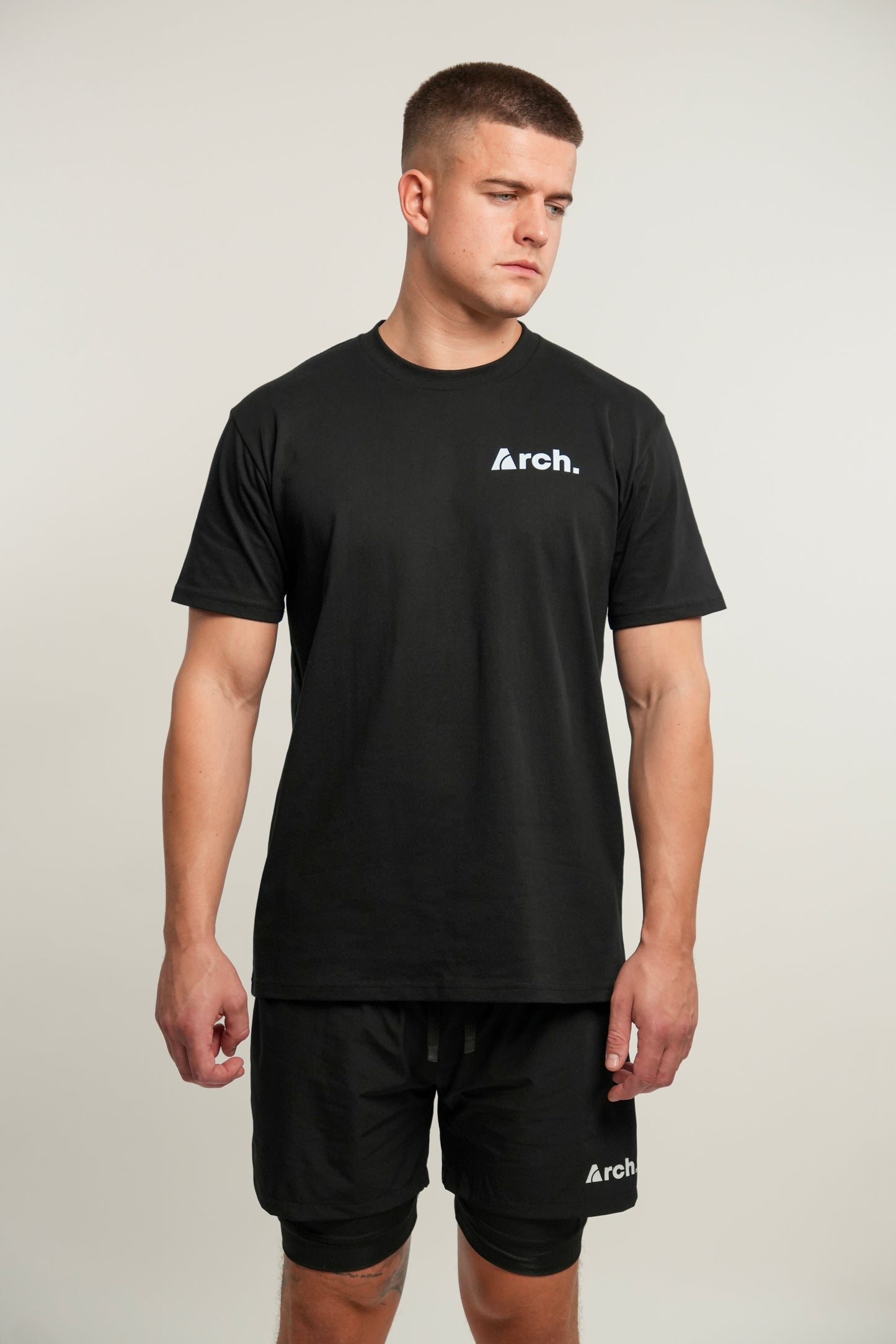 ARCH LIFESTYLE CLASSIC RUN CLUB TEE - BLACK