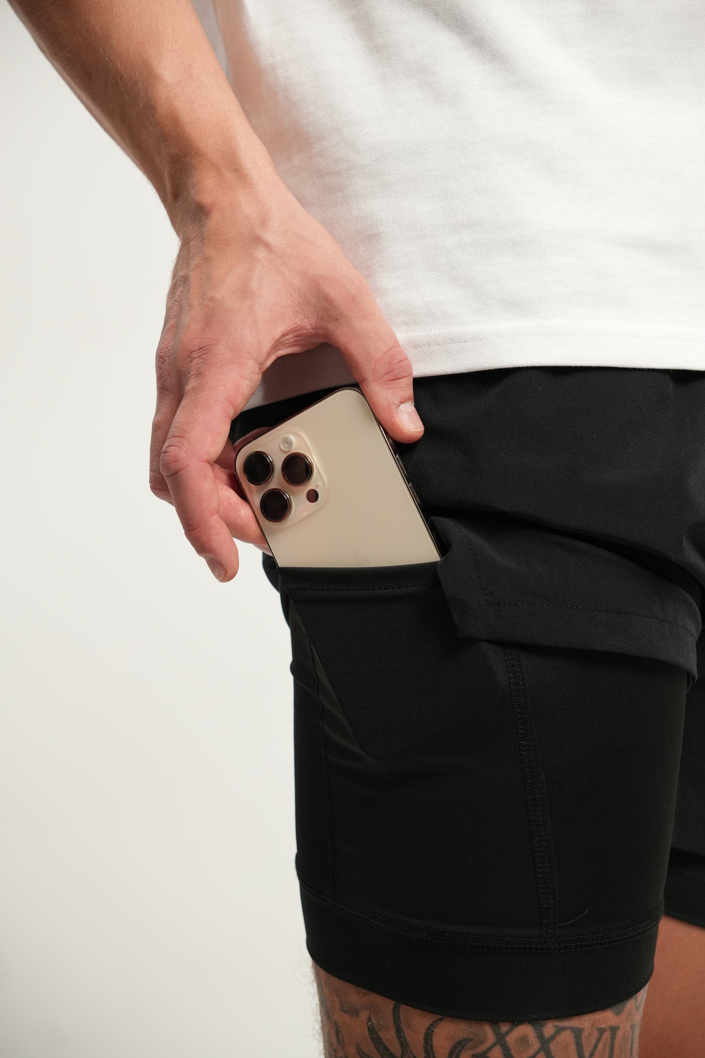 ELITE 2 IN 1 COMPRESSION SHORTS - BLACK