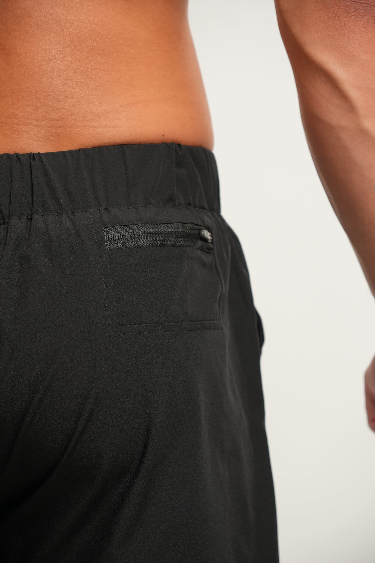 ELITE 2 IN 1 COMPRESSION SHORTS - BLACK
