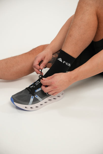 ESSENTIAL LOGO RUNNING SOCKS - BLACK
